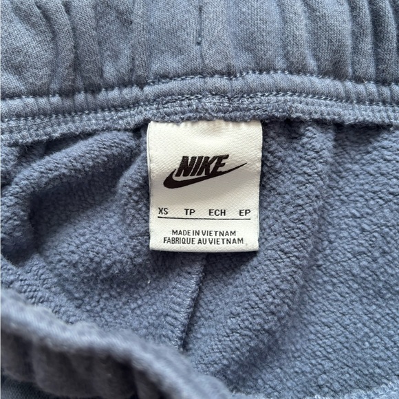 nike sweat shorts - Picture 3 of 3